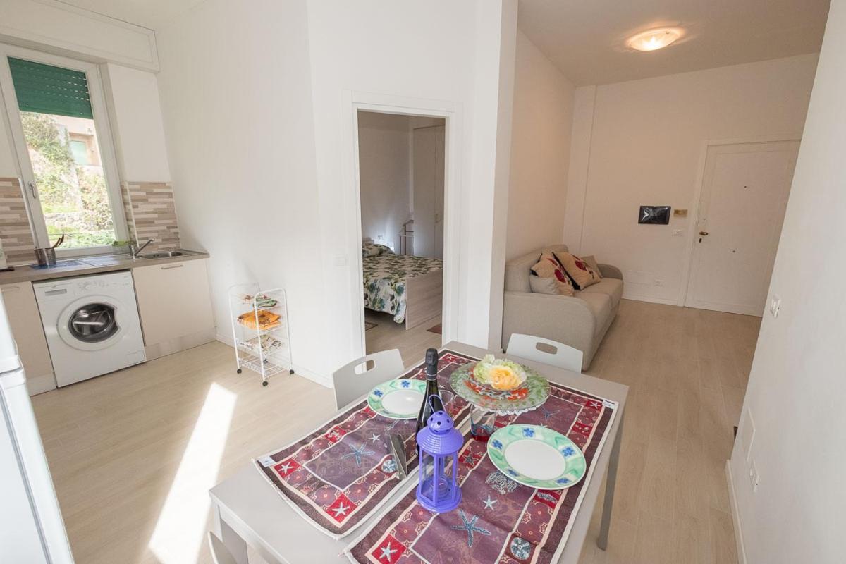 Olivia New Apt With - Ac Монтеросо ал Маре Екстериор снимка