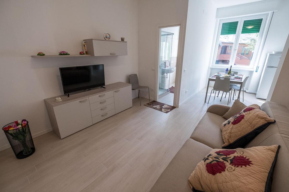 Olivia New Apt With - Ac Монтеросо ал Маре Екстериор снимка